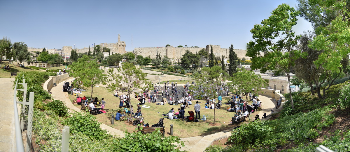 Иерусалимские лица - DSC_9824 Panorama-05.jpg