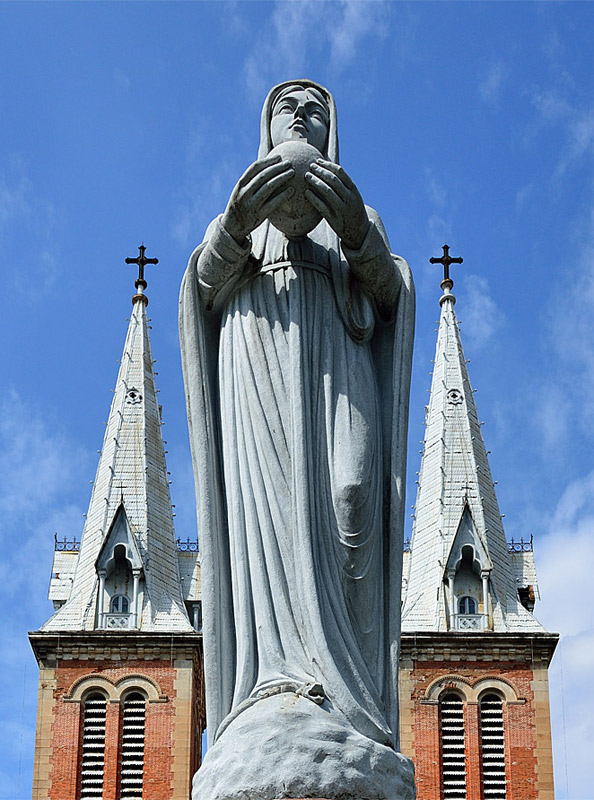 Дева Мария и Нотр-Дам в Хошимине. Вариант. - DSC_8864NOGSF1.jpg