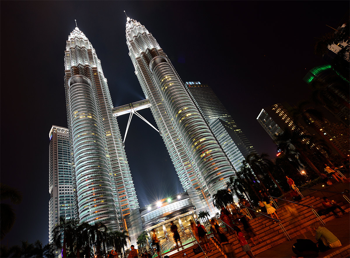 Петронас Твин Тауэрс ночью. Night Petronas Twin Towers. 27