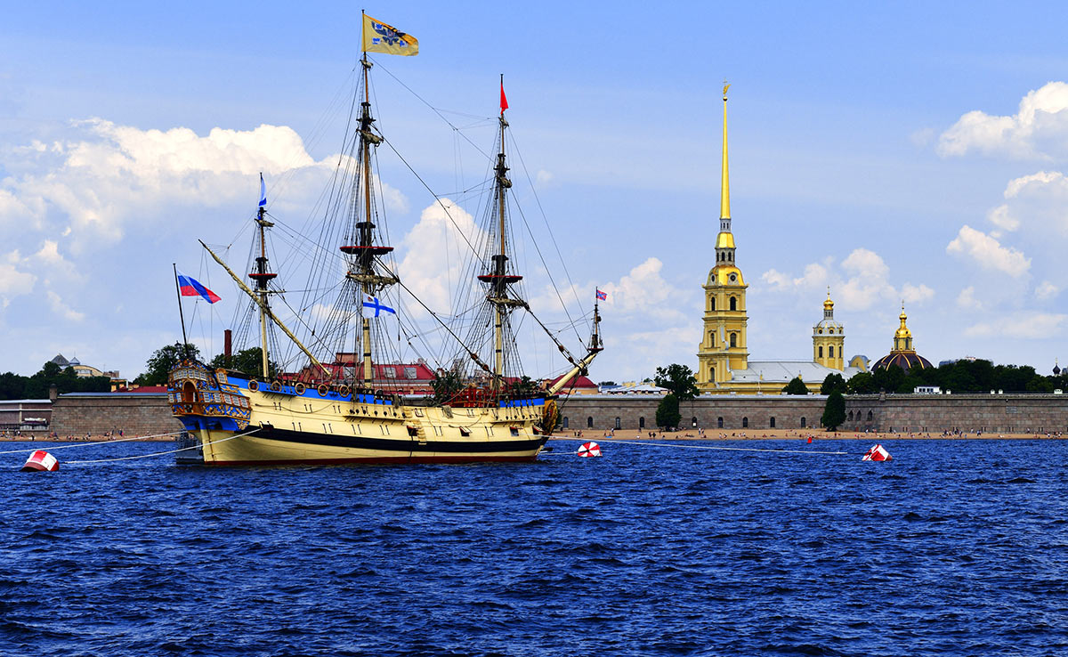 Парусник ПОЛТАВА и Петропавловская крепость накануне дня ВМФ 2020. Sailboat POLTAVA and Peter and Paul Fortress. Saint-Petersburg. День ВМФ. 1 - 50141158097_6d88b27f61F.jpg