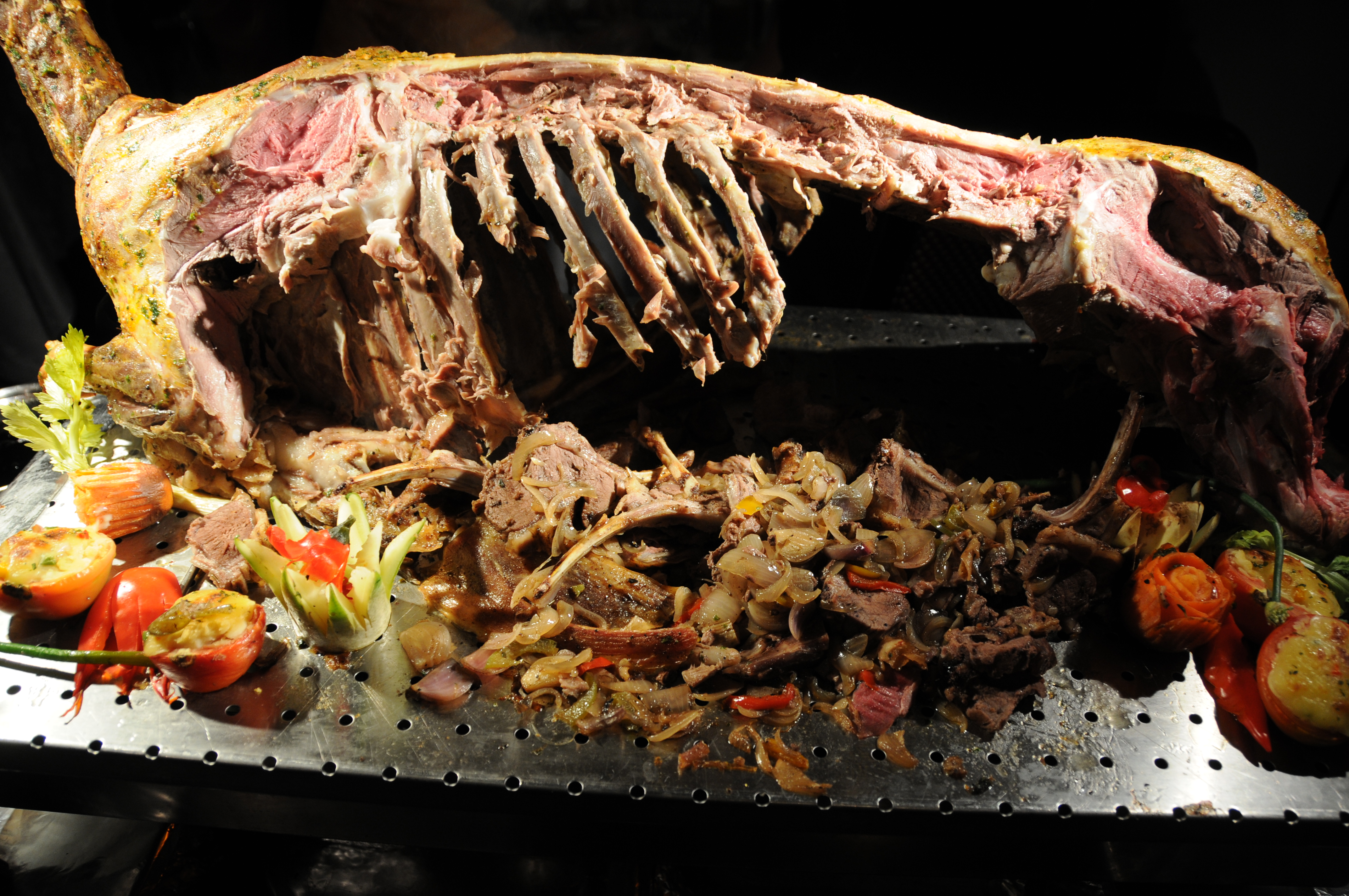 Nikon D300+Nikon AF-S Nikkor 18-200. Jpeg. ISO400. 18mm, f/3.5, 1/60