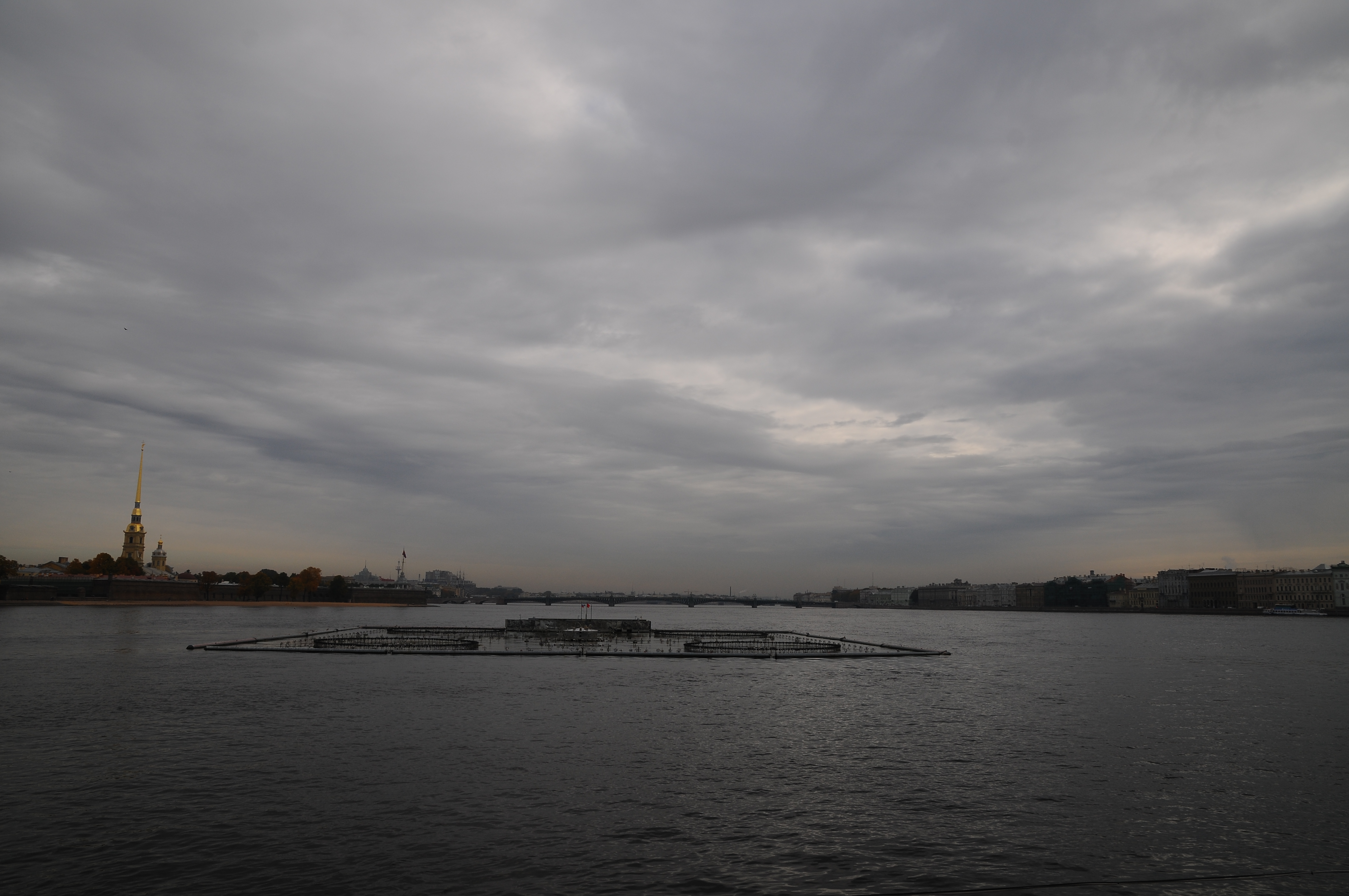 Nikon D300+16-85 VR. ISO Lo1, 16mm, f/8, 1/200. Центрально-взвешенный замер.