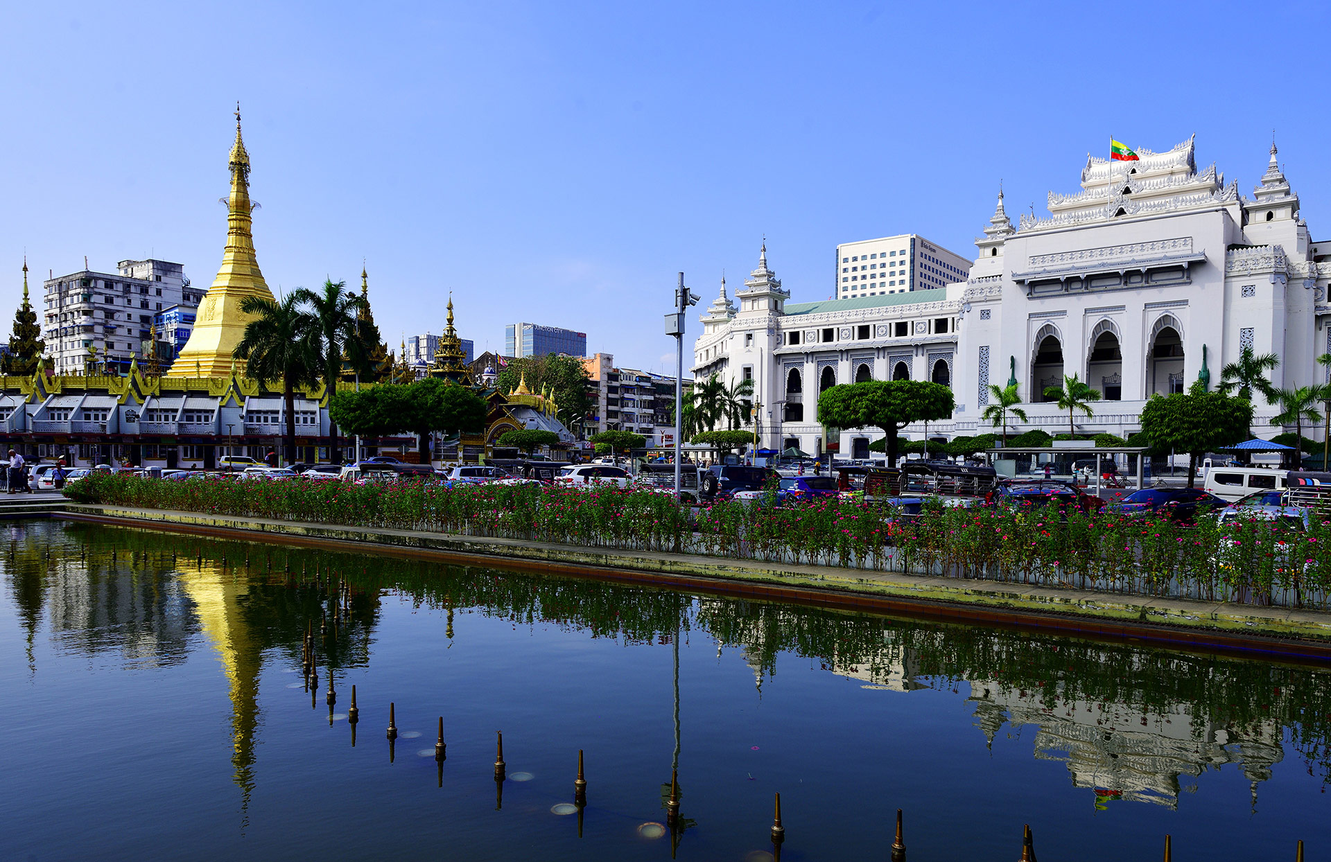 Пагода Суле. Янгон. Мьянма. Sule Pagoda. Yangon. Myanmar.