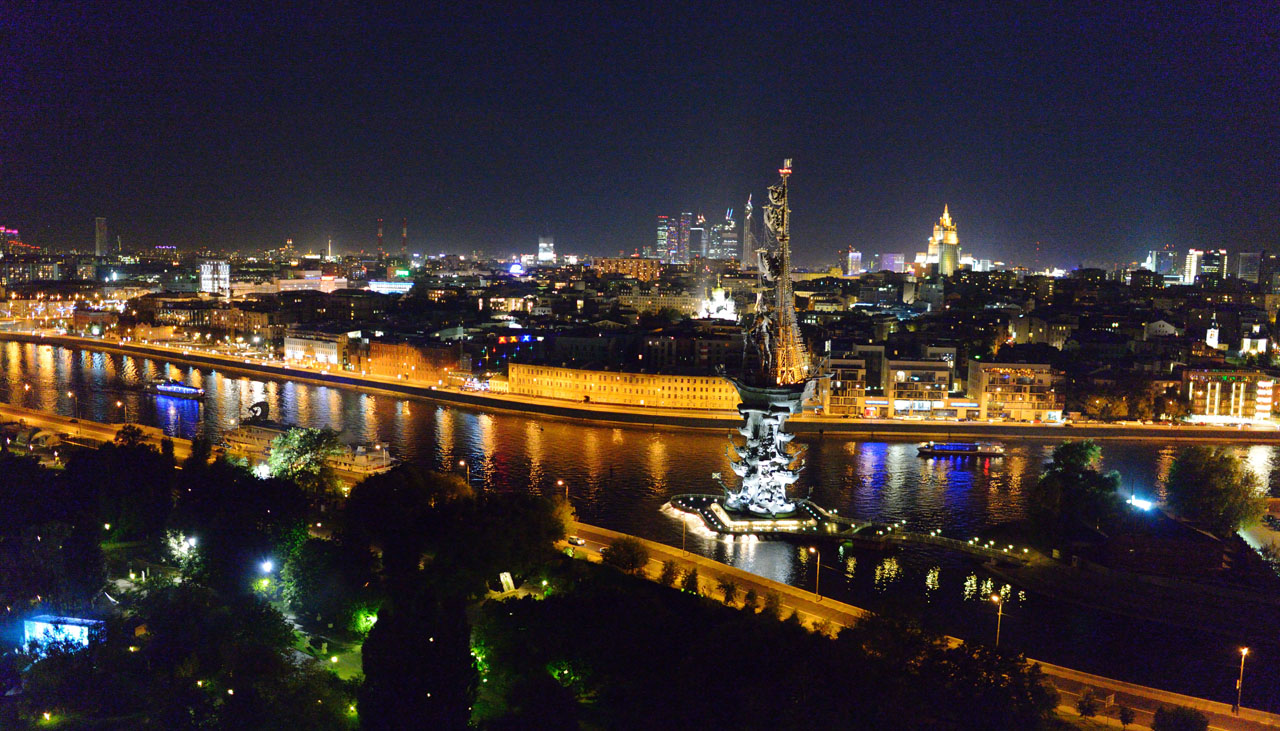 Москва вечерняя с Президент-отеля. Night Moscow.