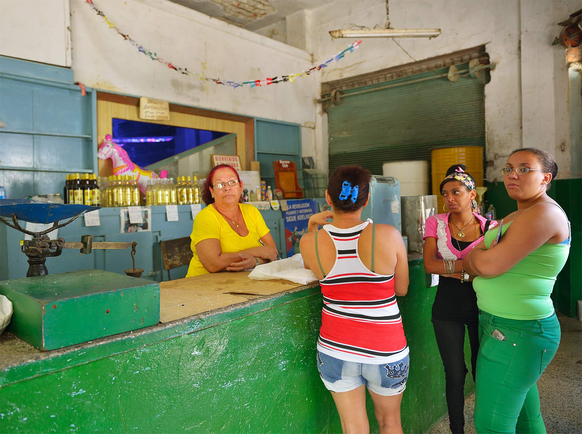 Гавана. В магазине. Cuba. Havana. In the Shop.