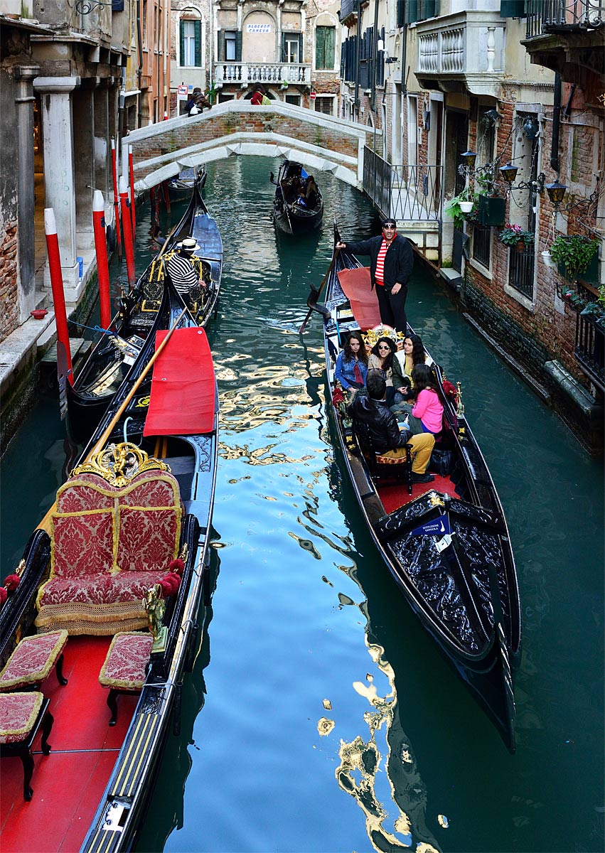Венеция. Гондолы и гондольеры. Venice.