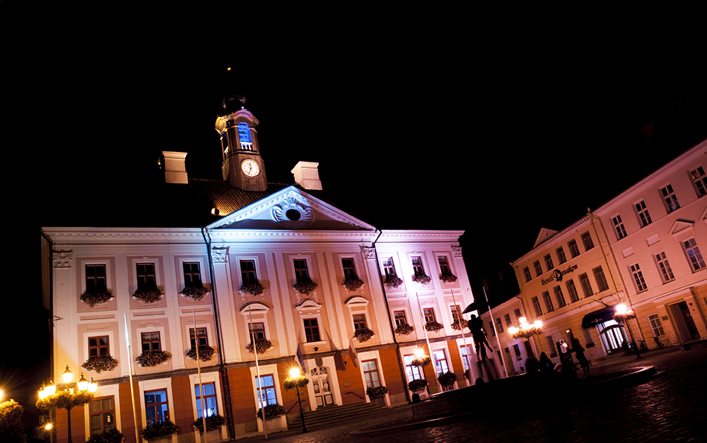 Тартусская ратуша ночью. Tartu City Hall in the Night.