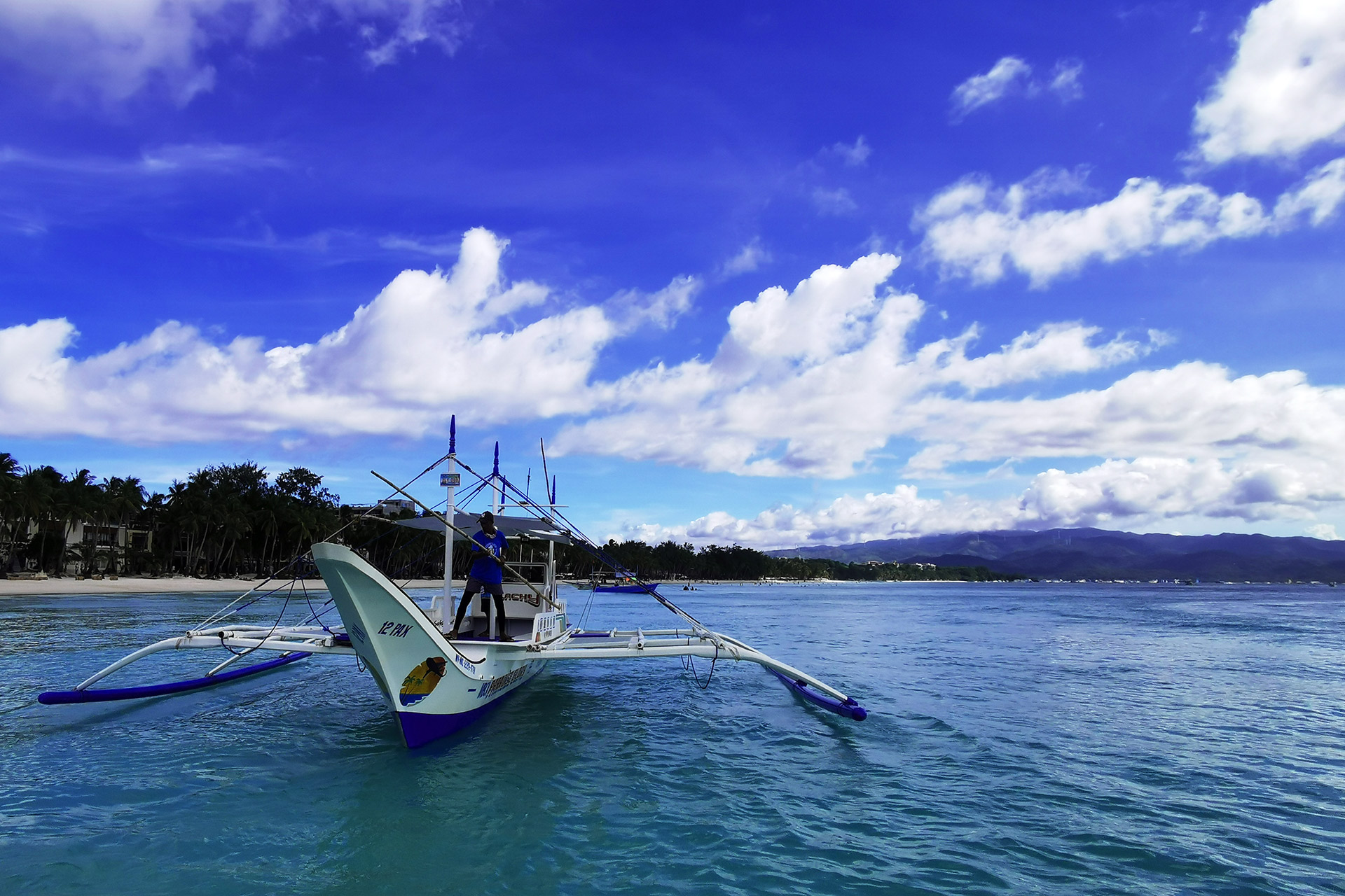 Остров Боракай. Белый пляж. Станция 2. Филиппины. Boracay. White Beach/ Station 2. Philippines.