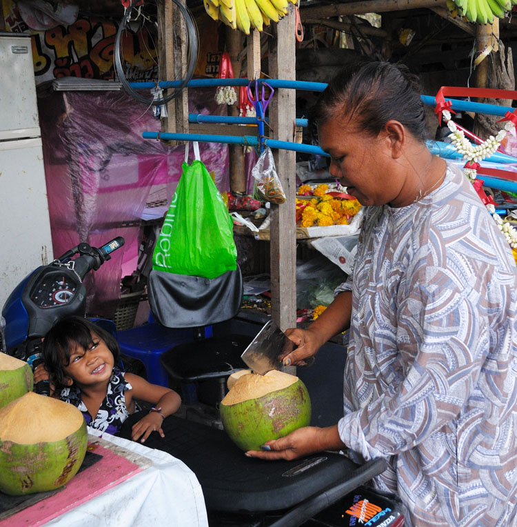 Мать и дитя. Пхукет. Mother and Child. Phuket.