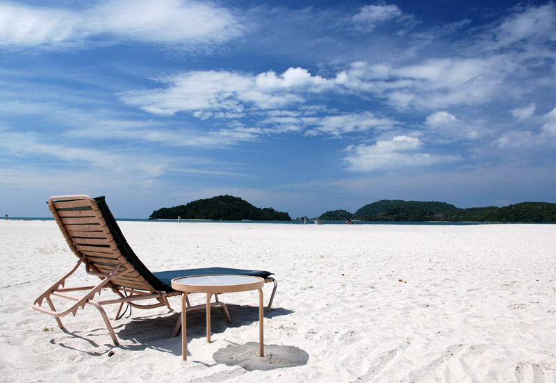 Пустынный пляж.Лангкави.Пантай Сенанг. Langkawi. Pantai Cenang.