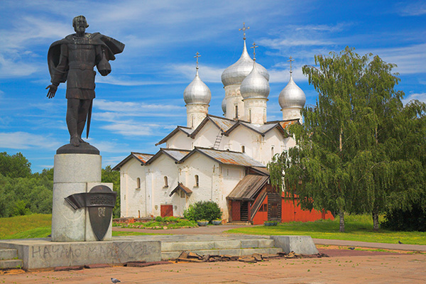 Памятник Александру Невскому. Ракурс 2.