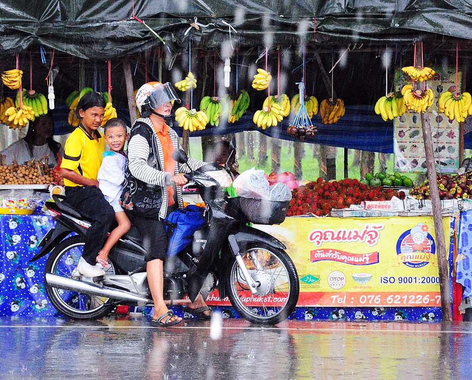 Мама и дети. Пхукет. Phuket. Bike Family.