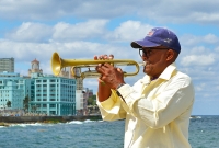 Гаванский трубач. Набережная Малекон. Гавана. Куба. A Havana trumpeter. Malecon Embankment. Havana. Cuba.2.