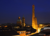 Болонья ночью. Night Bologna.