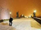 Холодно...Карлов мост. Снегопад в ноябре...