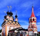 Лазаревская и Антипиевская церкви. Суздаль, Владимирская область, Россия. Lazarevskaya and Antipievskaya Churches. Suzdal, Vladimir Oblast, Russia.