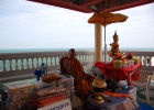 Монах у моря ... Хуа Хин.  Monk at a sea...Hua Hin